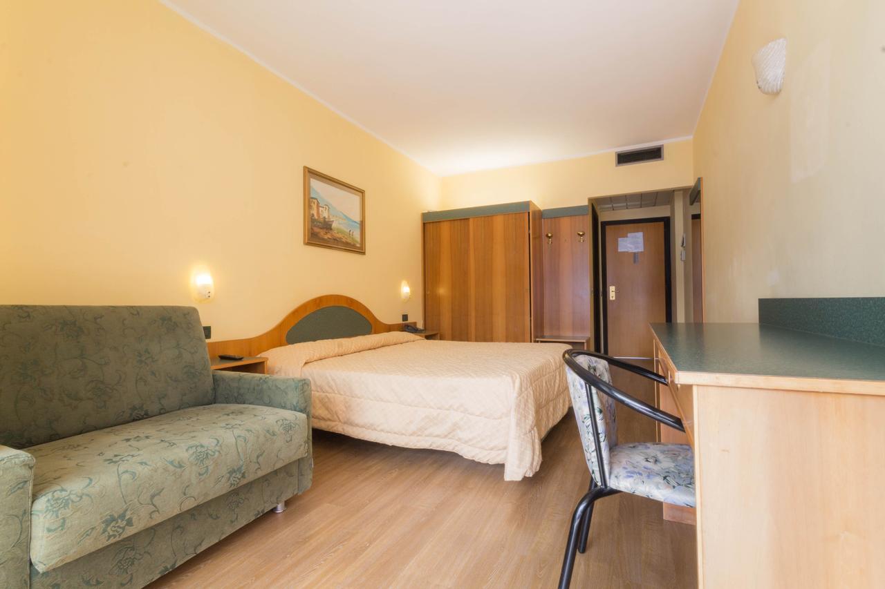 Hotel Lido Гарньяно Экстерьер фото