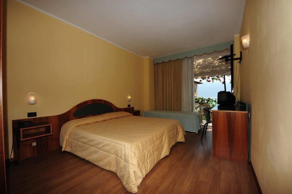 Hotel Lido Гарньяно Экстерьер фото